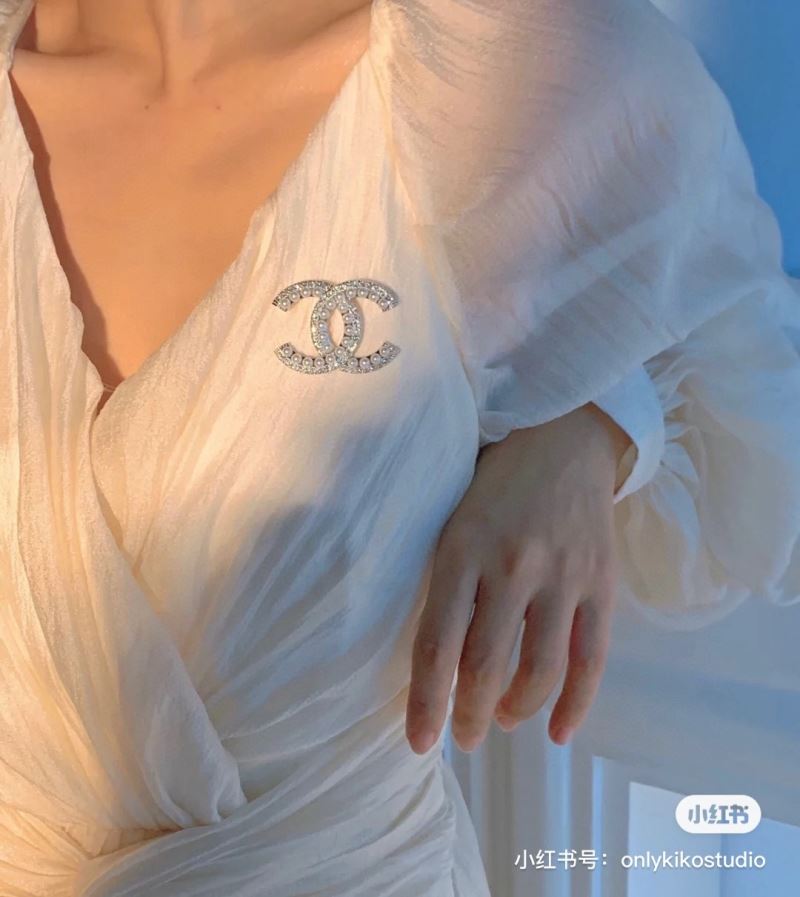 Ch**el brooches